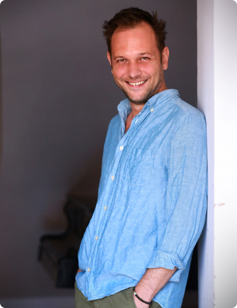 Czitor Attila portréja a Békéscsabai Jókai Színházban