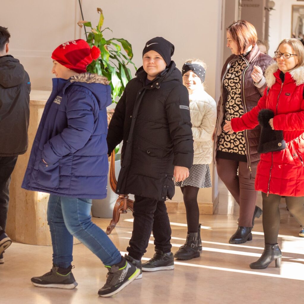 Szegény ördög premier