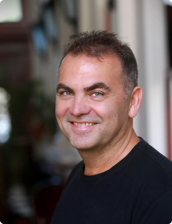 Bozsó József portréja a Békéscsabai Jókai Színházban