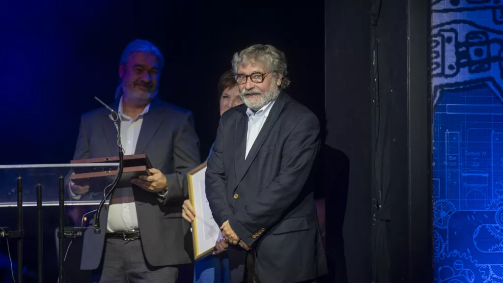 -urb7890jpg-1024x576