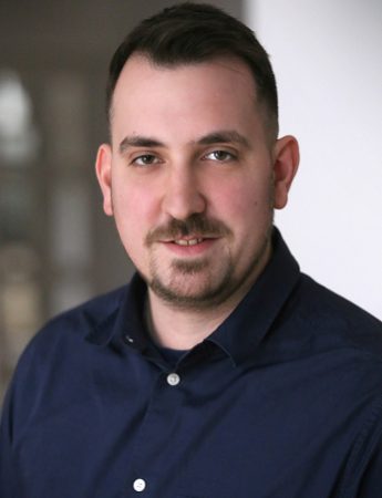 Vacsi Dávid portréja a Békéscsabai Jókai Színházban